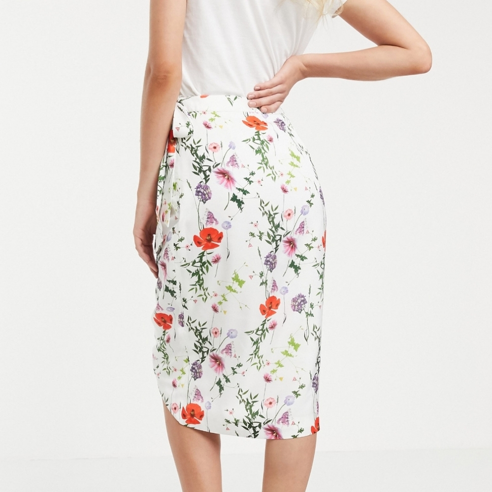 🍒NWT🍒 TED BAKER FLORAL WRAP SKIRT - Picture 4 of 8